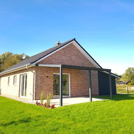 Haus Kuestenbrise - Urlaub Mit Hund An Der Kueste Mit Eigenen Garten, Sauna Und Gemuetlichen Kaminfeuer Schweiburg Bagian luar foto